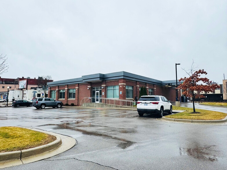 301 N Jackson St, Jackson, MI for sale - Building Photo - Image 2 of 4