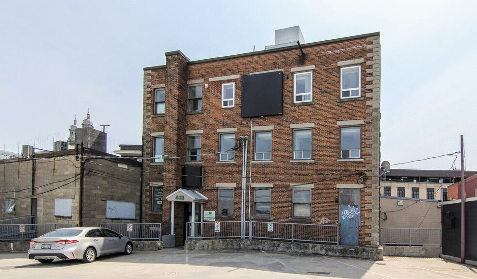 413 Rue Racine E, Chicoutimi, QC for sale - Building Photo - Image 2 of 11