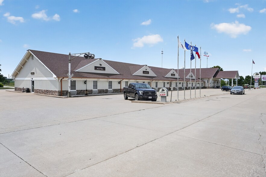 1245 N Brown St, La Plata, MO for sale - Building Photo - Image 3 of 42