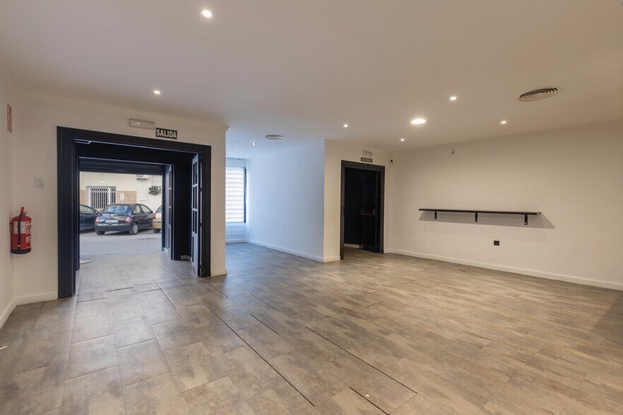 Retail in Motril, Granada for sale - Interior Photo - Image 3 of 33