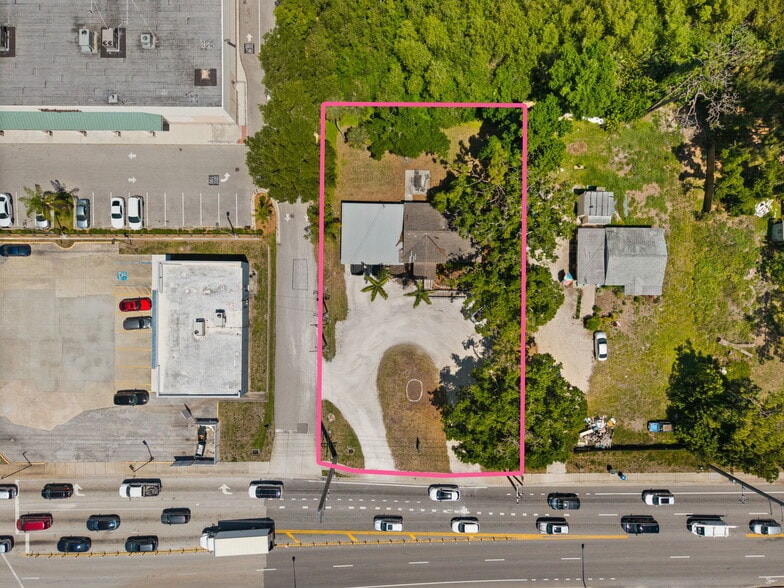 109 Laurel Rd, Nokomis, FL for sale - Building Photo - Image 2 of 5