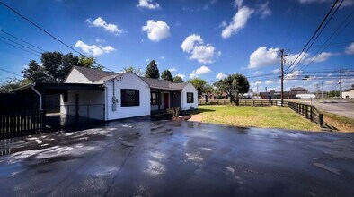 102 Elmwood Dr, Lebanon, TN for lease Interior Photo- Image 2 of 32