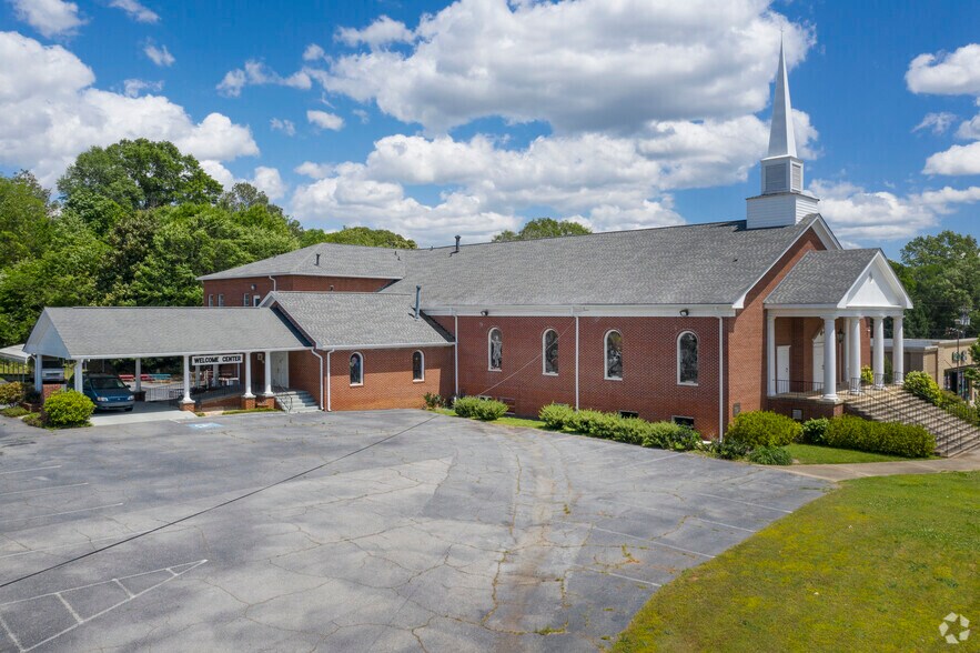 3405 S Cobb Dr SE, Smyrna, GA à vendre - Photo du bâtiment - Image 3 de 5