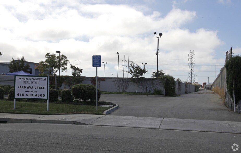 3680 Depot Rd, Hayward, CA à louer - Photo principale - Image 1 de 2