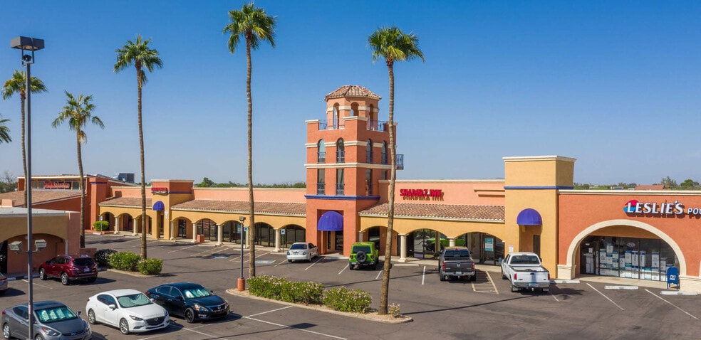 6300-6390 W Bell Rd, Glendale, AZ à louer - Photo du bâtiment - Image 1 de 7