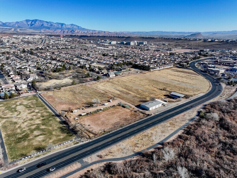 Terrain dans St George, UT à vendre - Aérien - Image 2 de 3