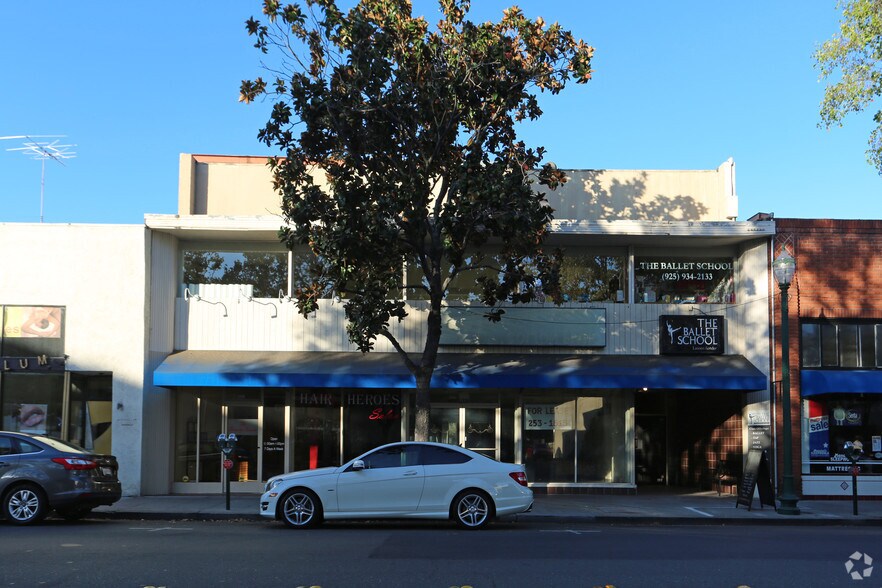 1357 N Main St, Walnut Creek, CA à louer - Photo du bâtiment - Image 3 de 7