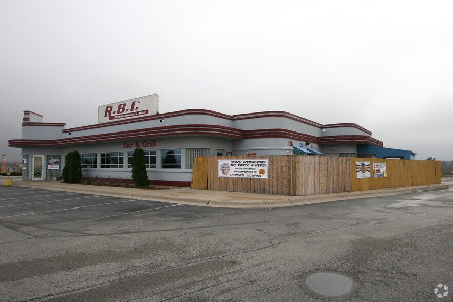 3870 N Perryville Rd, Rockford, IL à louer - Photo principale - Image 1 de 3