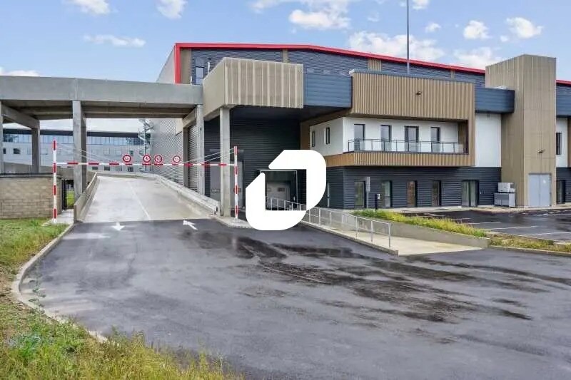 2 Avenue Denis Diderot, Élancourt à louer - Photo du bâtiment - Image 3 de 19