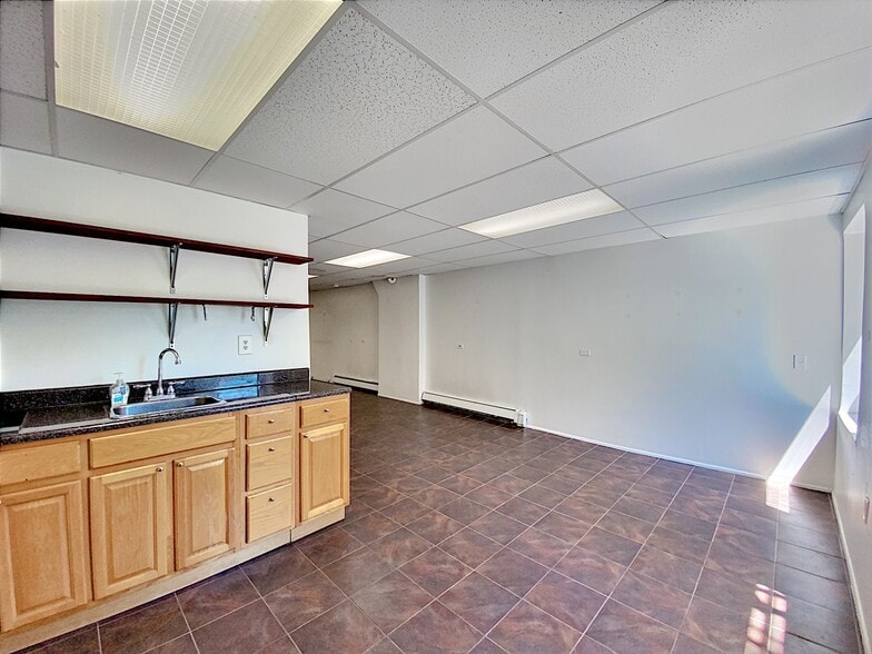 156 E 109th St, New York, NY for lease - Building Photo - Image 3 of 18