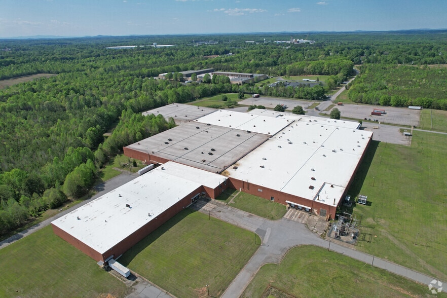 572 S New St, Eden, NC for lease - Aerial - Image 3 of 68