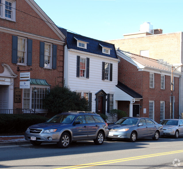 5 E Market St, Leesburg, VA à vendre - Photo principale - Image 1 de 1