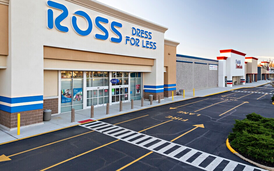 2100 Mount Holly Rd, Burlington, NJ à louer - Photo du bâtiment - Image 3 de 6