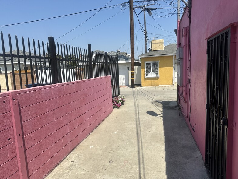 8458 Crenshaw Blvd, Inglewood, CA for lease - Building Photo - Image 2 of 2