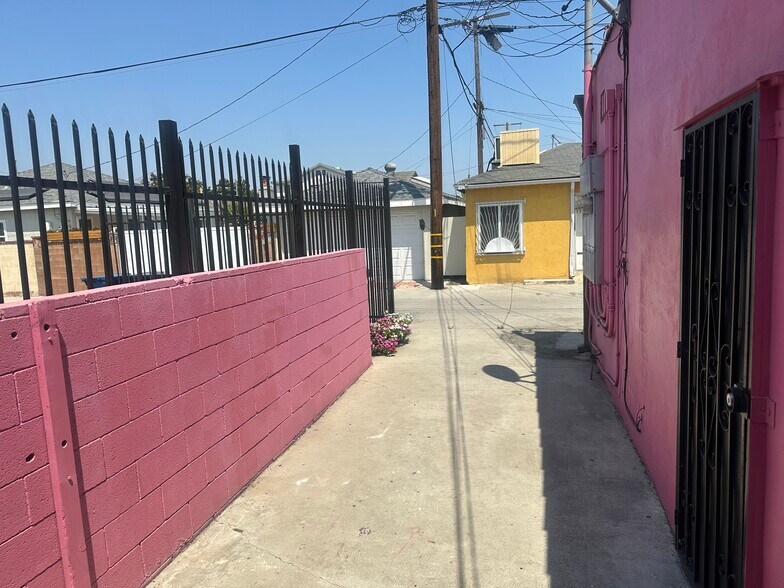 8458 Crenshaw Blvd, Inglewood, CA à louer - Photo du bâtiment - Image 2 de 2