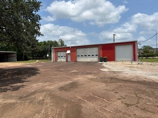 Plus de détails pour 2114 E Davis St, Conroe, TX - Industriel à louer