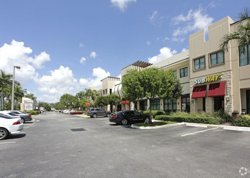 4900 S University Dr, Davie, FL for lease - Building Photo - Image 3 of 11