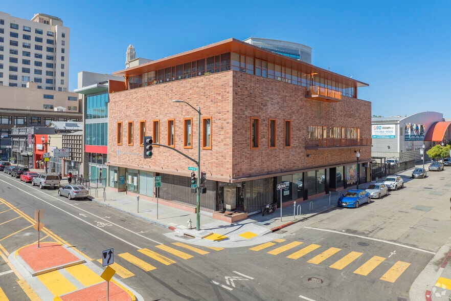 1735-1741 Telegraph Ave, Oakland, CA for lease - Primary Photo - Image 1 of 6