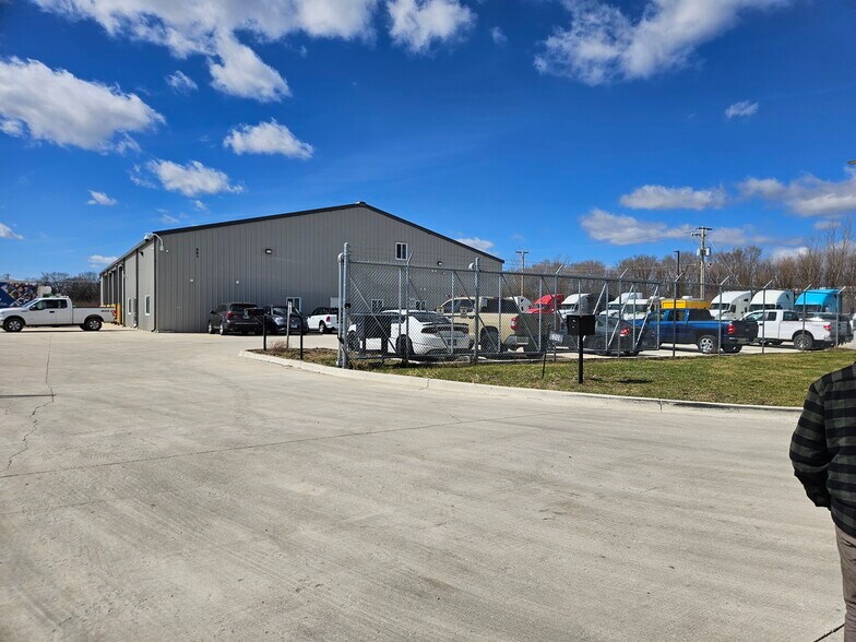 801 E Kankakee River Dr, Wilmington, IL à louer - Photo du bâtiment - Image 3 de 6