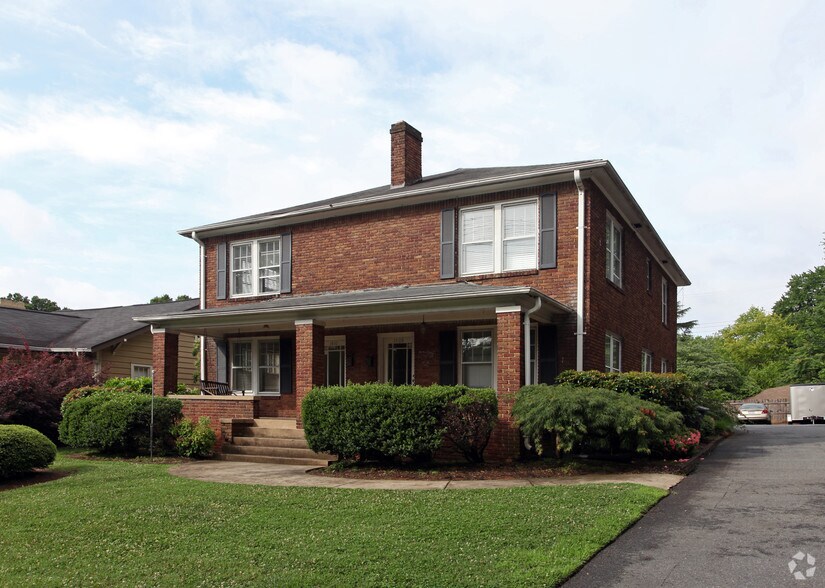 1808 East Blvd, Charlotte, NC à louer - Photo principale - Image 1 de 6