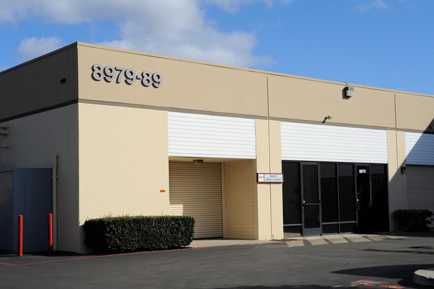 8979 Complex Dr, San Diego, CA à louer - Photo intérieure - Image 3 de 10