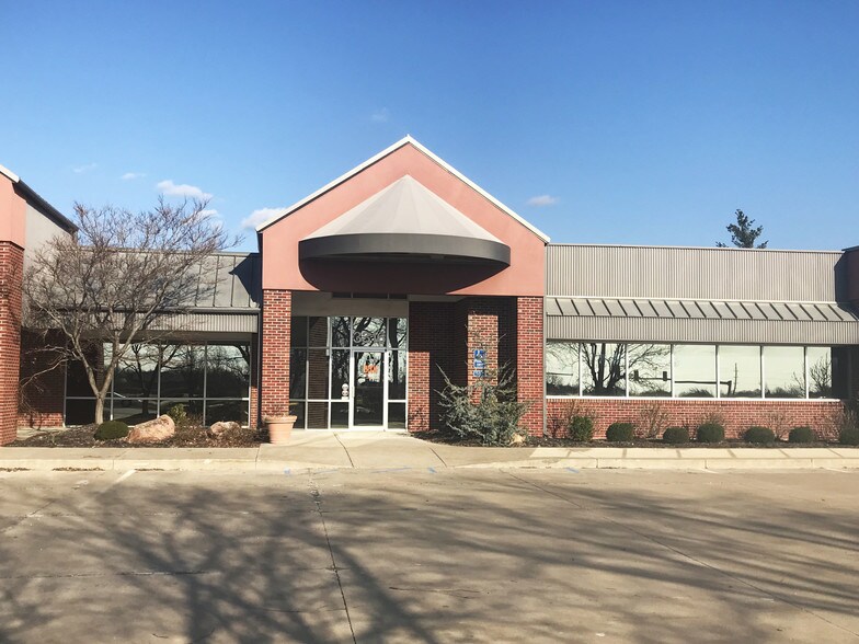 3316 Lemone Industrial Blvd, Columbia, MO à louer - Photo du bâtiment - Image 2 de 4