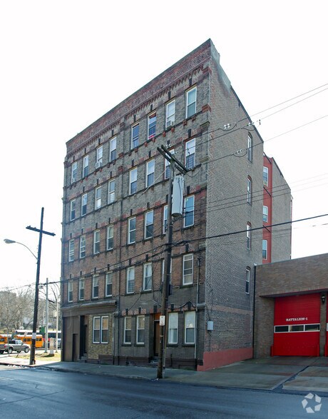 90-92 Vark St, Yonkers, NY à vendre - Photo du bâtiment - Image 2 de 2