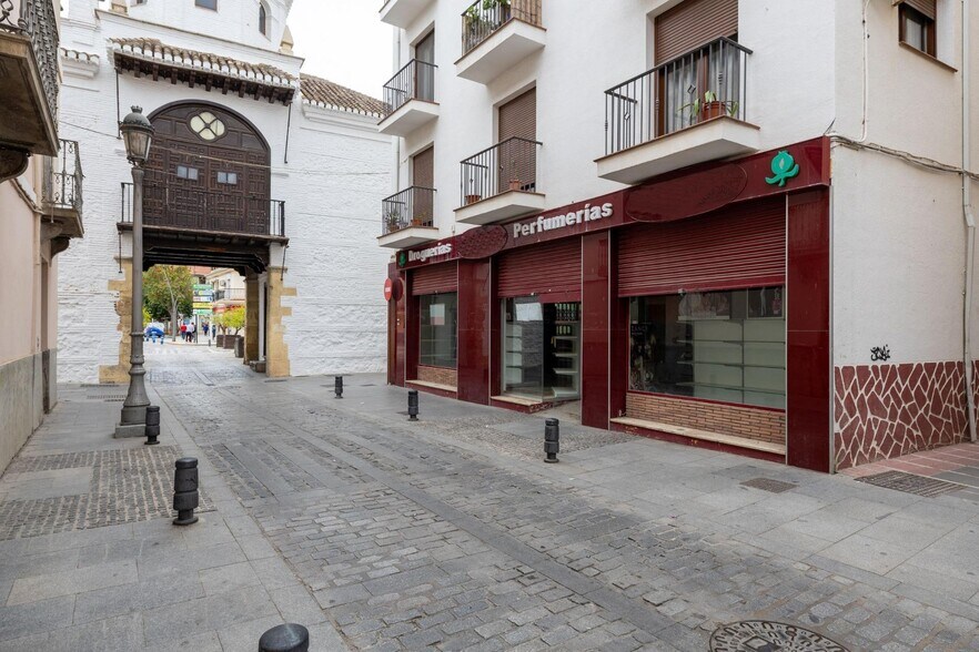 Commerce de détail dans Santa Fe, Granada à vendre - Photo du bâtiment - Image 1 de 24