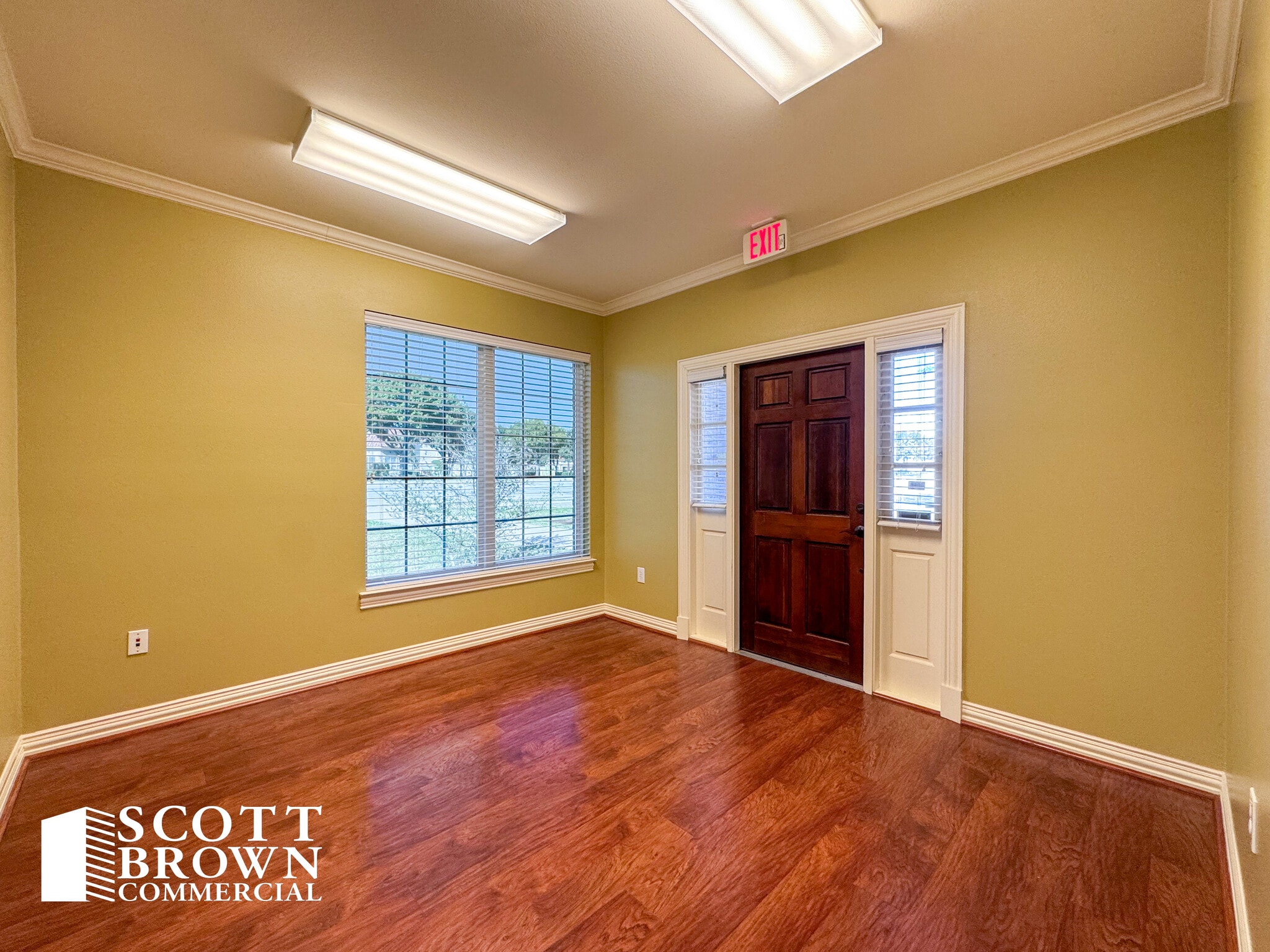 860 Hebron Pky, Lewisville, TX à louer Photo du bâtiment- Image 1 de 5