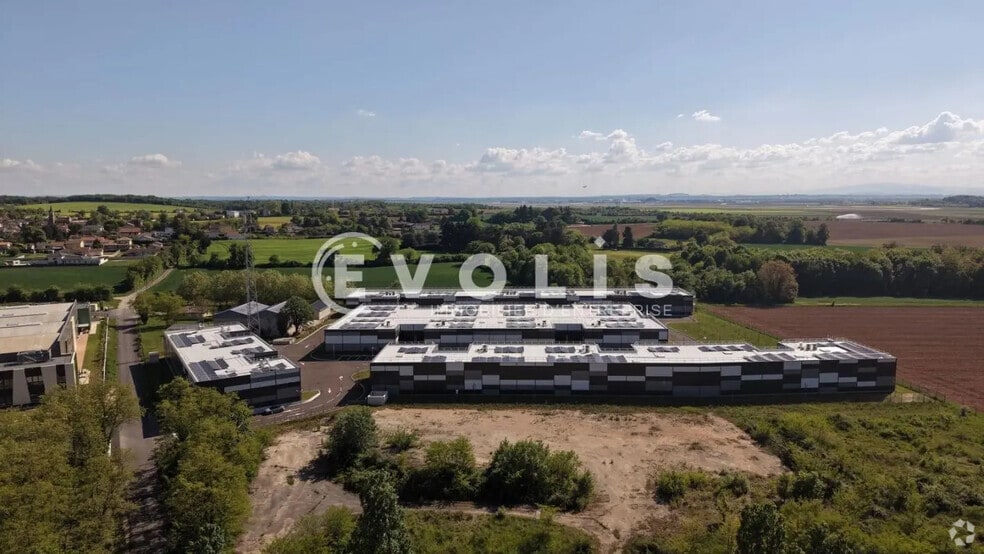 Flex in Janneyrias for lease - Building Photo - Image 1 of 29