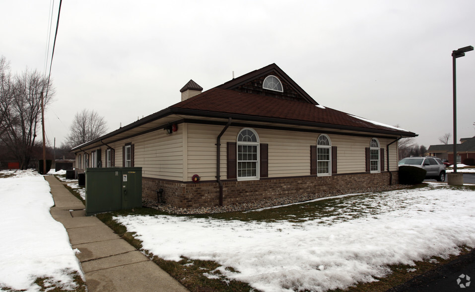 30201 Dequindre Rd, Madison Heights, MI à louer - Photo du bâtiment - Image 3 de 3