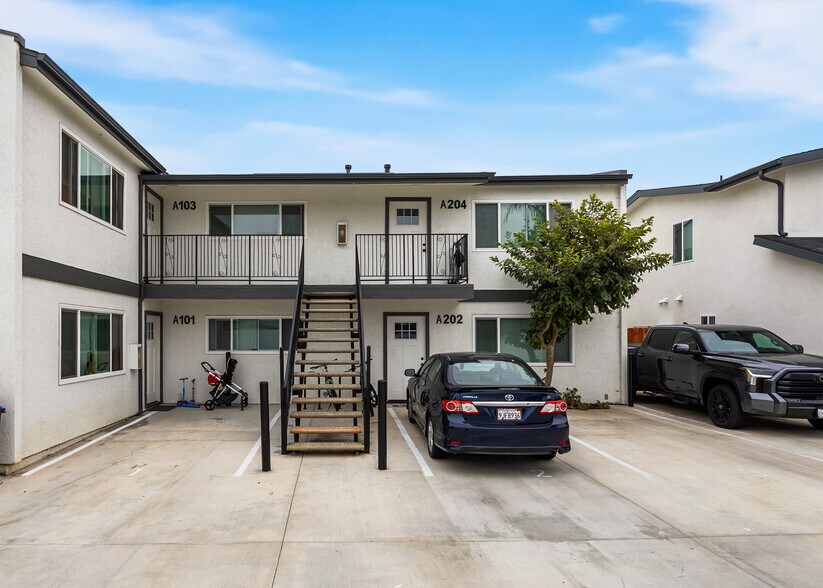 758 W 20th St, Costa Mesa, CA à vendre - Photo du bâtiment - Image 3 de 8