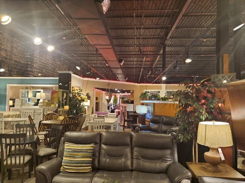 2066 Route 112, Medford, NY à vendre - Photo intérieure - Image 2 de 8