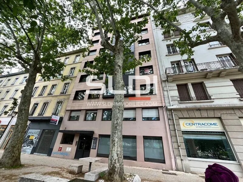 194 Bis Rue Garibaldi, Lyon à louer Photo du bâtiment- Image 1 de 12
