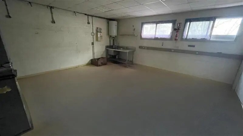 Flex in Romainville for sale - Interior Photo - Image 2 of 5