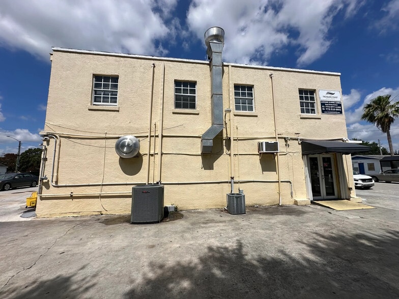 1529 Avenue D, Fort Pierce, FL à vendre - Photo du bâtiment - Image 3 de 4