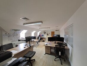 3 High St, Milton Keynes for lease Interior Photo- Image 1 of 3