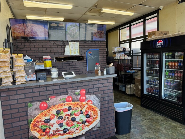 470 N Franklin St, Holbrook, MA for sale - Building Photo - Image 3 of 9