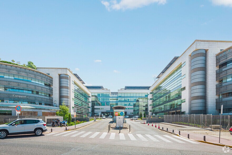 Calle de Anabel Segura, 11 C, Alcobendas, Madrid à louer - Photo du bâtiment - Image 3 de 4