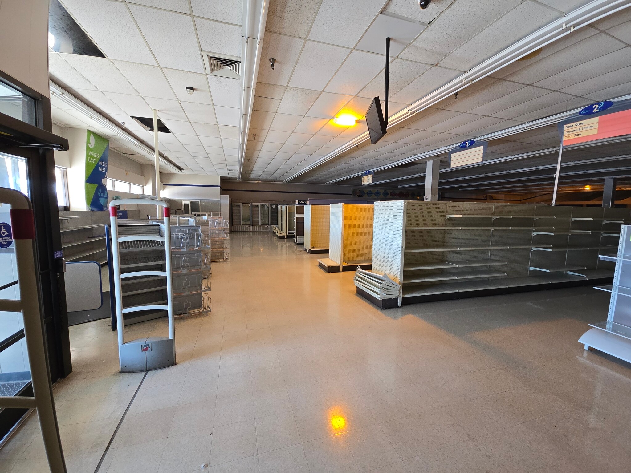 25-140 Greentree Dr, Dover, DE for lease Interior Photo- Image 1 of 6