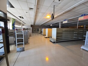 25-140 Greentree Dr, Dover, DE for lease Interior Photo- Image 1 of 6