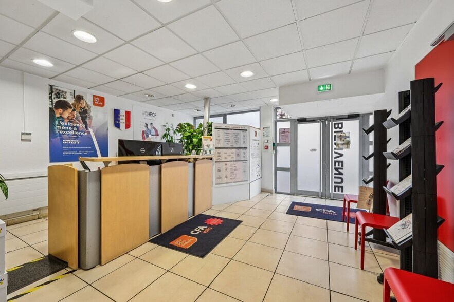 3 Rue Vaudétard, Issy-les-Moulineaux for lease - Lobby - Image 2 of 9