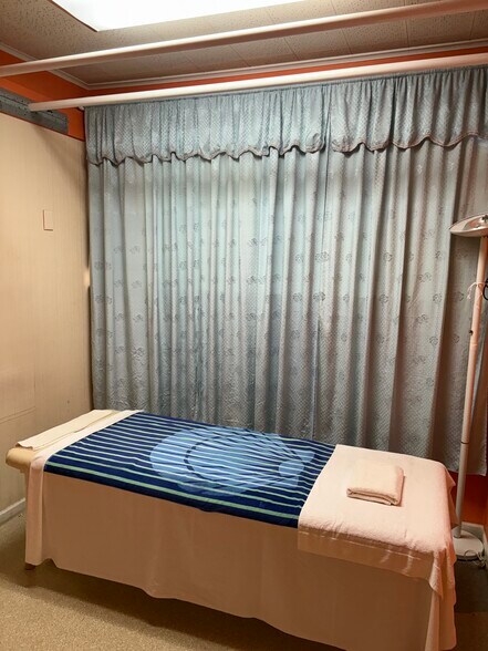 220 E State St, Sycamore, IL à vendre - Photo intérieure - Image 3 de 11