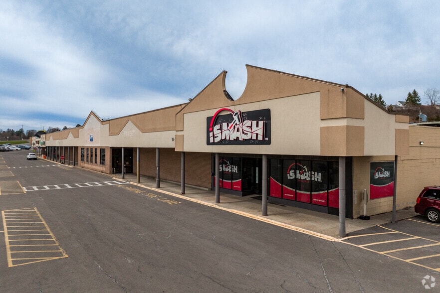 2102-2214 W Genesee St, Syracuse, NY for lease - Building Photo - Image 2 of 5