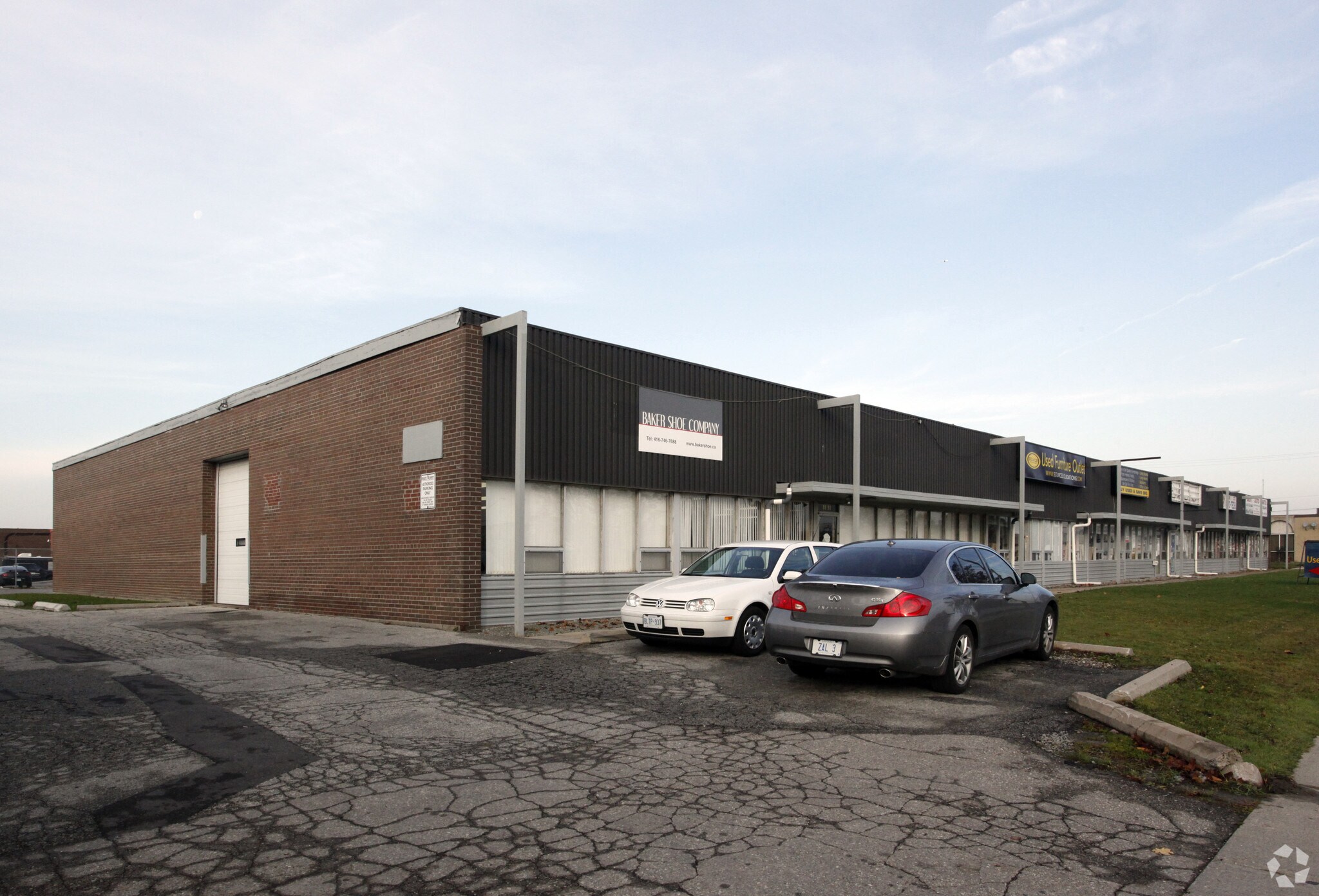 88-98 Arrow Rd, Toronto, ON à vendre Photo principale- Image 1 de 1