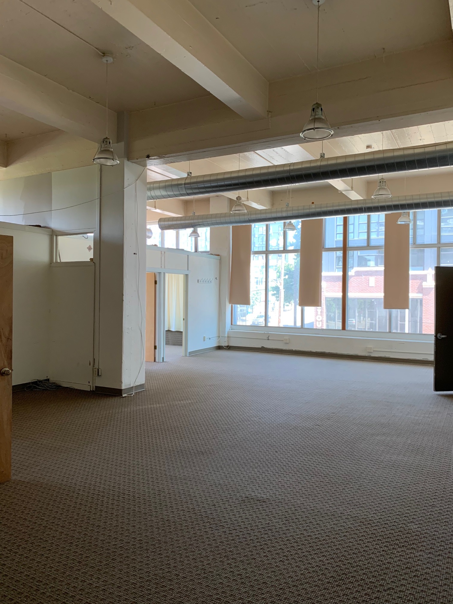 1021 E Pine St, Seattle, WA for lease Interior Photo- Image 1 of 5