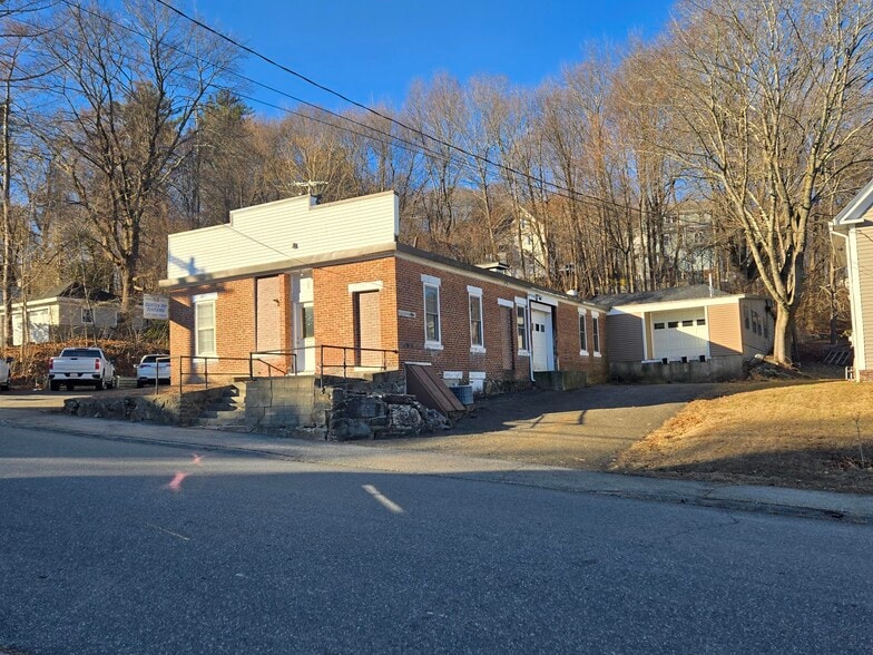 53 Houghton St, Hudson, MA for sale - Building Photo - Image 2 of 11