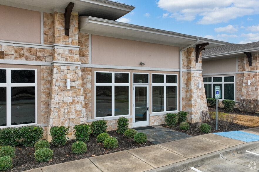 8849 Davis Blvd, Keller, TX for lease - Building Photo - Image 3 of 15