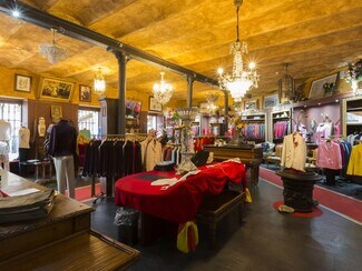 Plus de détails pour Multi-résidentiel à vendre