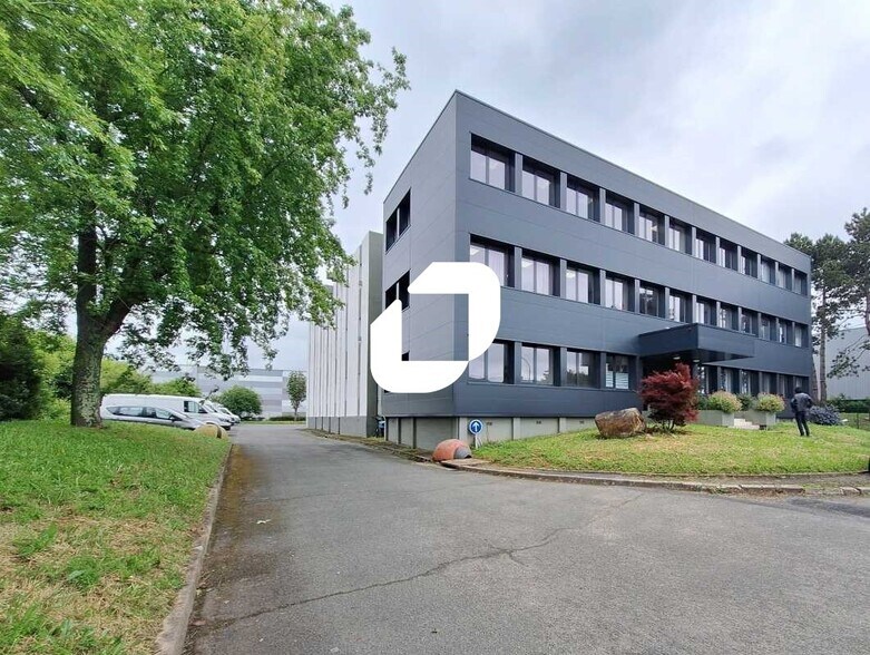 Flex dans Wissous à louer - Photo du bâtiment - Image 2 de 9